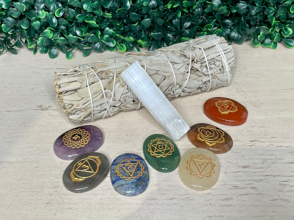 SEVEN CHAKRAS WORRY STONE | CRYSTAL KIT