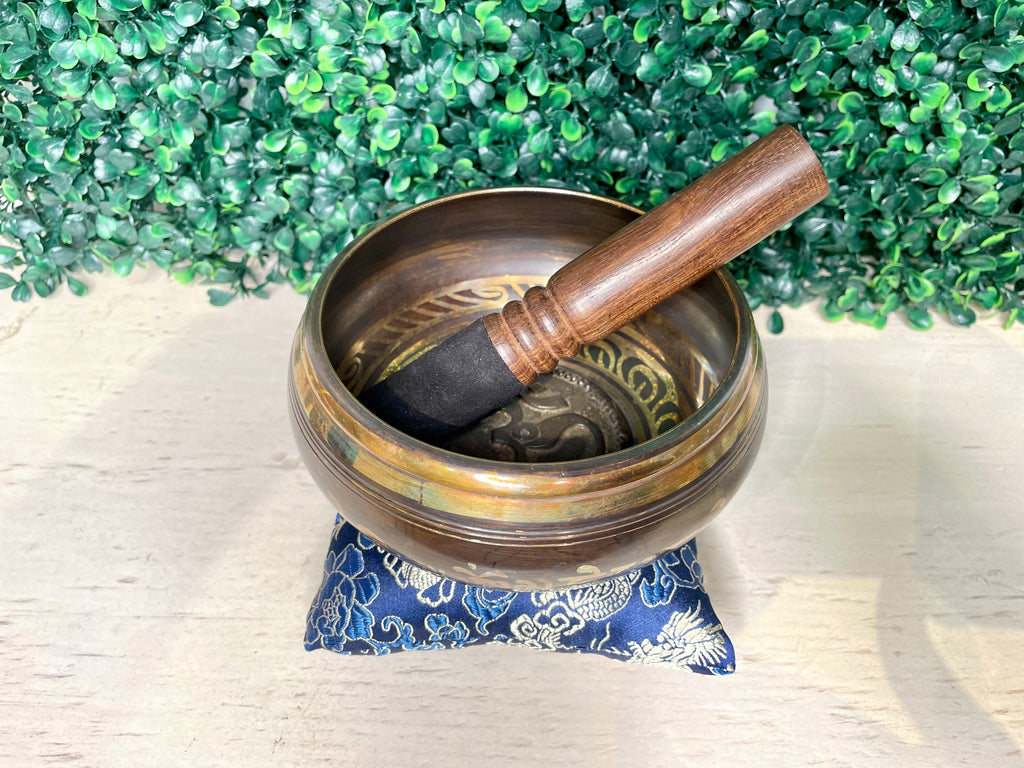 BLACK MANTRA CARVED | SINGING BOWL