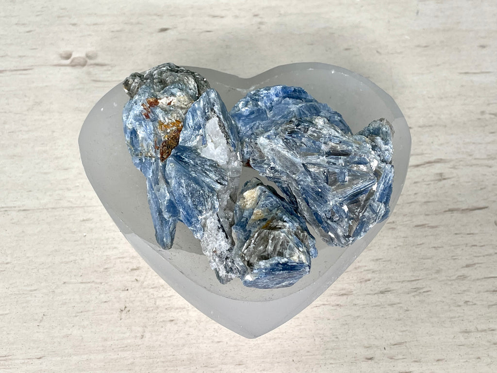 BLUE KYANITE | RAW